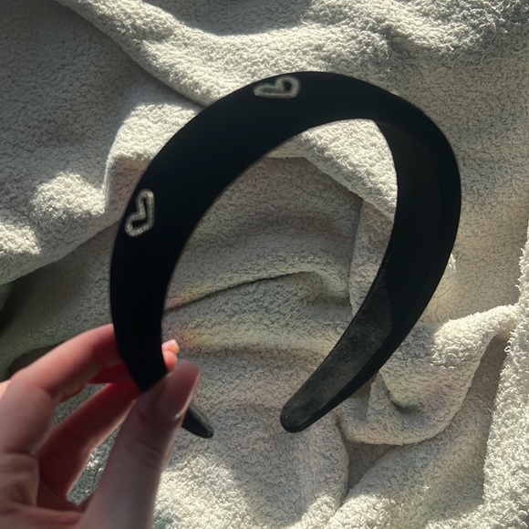 Red Black velvet heart Valentine’s Day headband - Picture 5 of 6